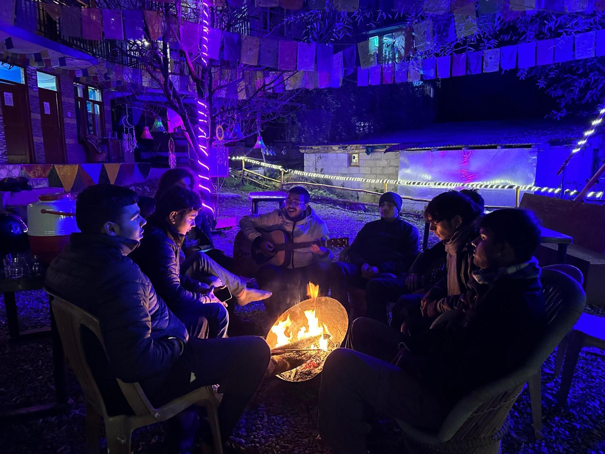 Hostel 360 Degree, Jibhi Ngoại thất bức ảnh