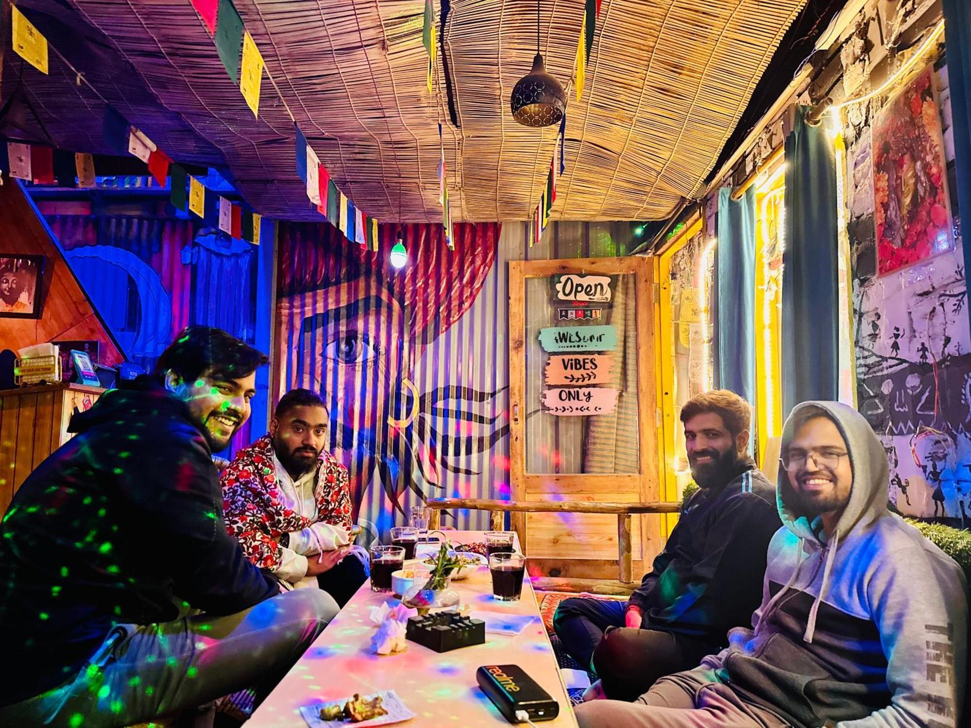 Hostel 360 Degree, Jibhi Ngoại thất bức ảnh