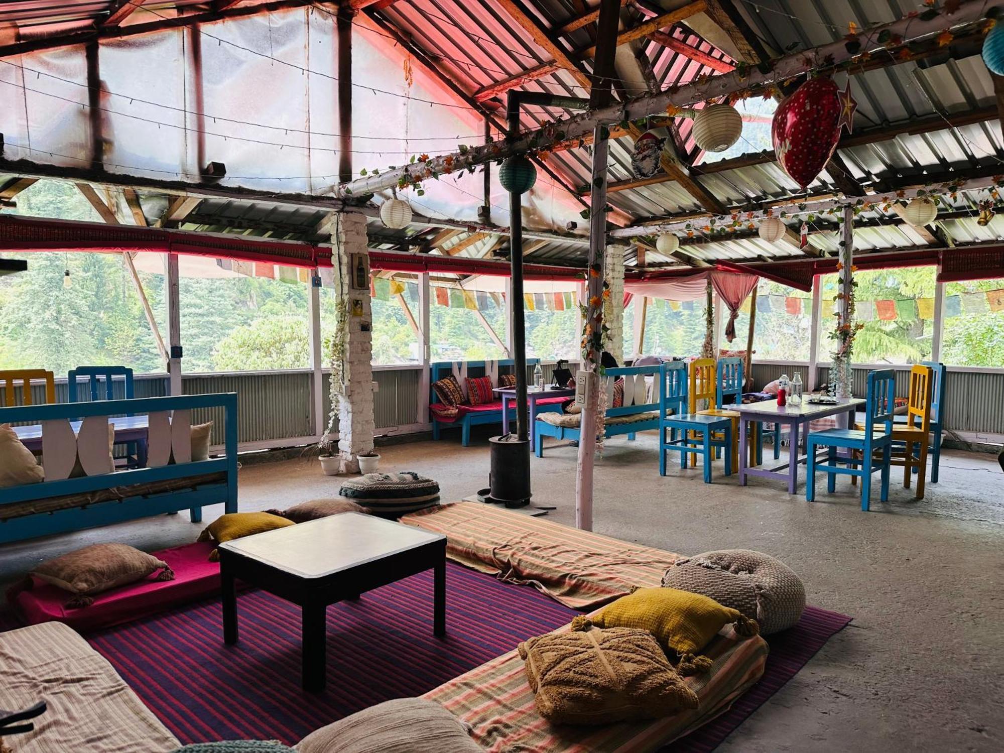 Hostel 360 Degree, Jibhi Ngoại thất bức ảnh