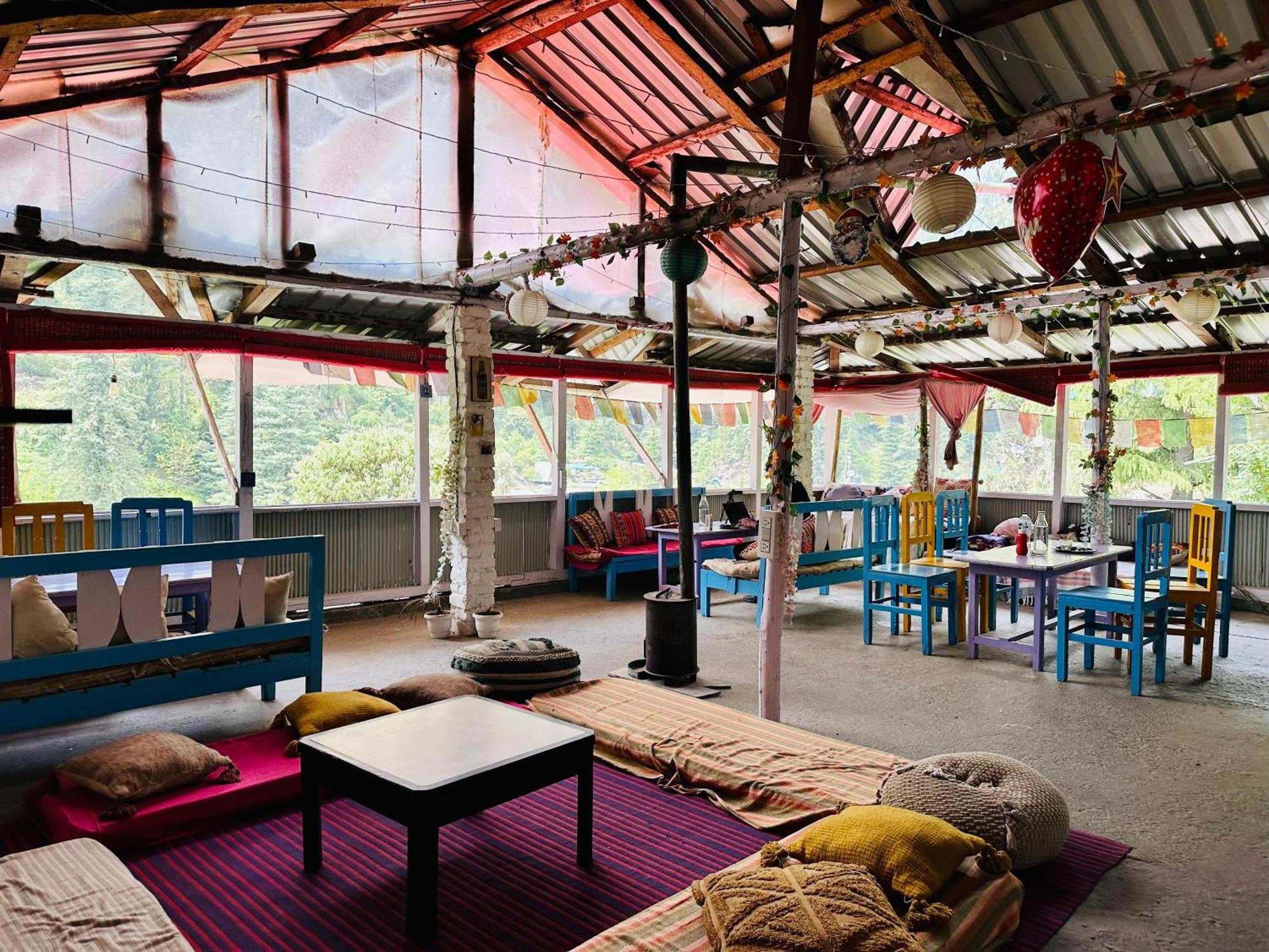 Hostel 360 Degree, Jibhi Ngoại thất bức ảnh